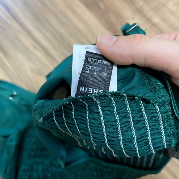 Shein forest green crop top - Picture 3 of 3